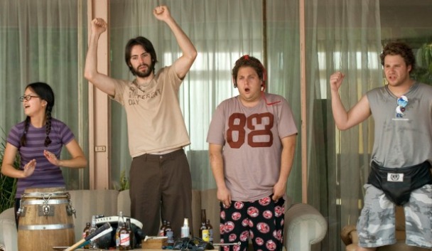 (L to R) Slackers Jodi (CHARLYNE YI), Martin (MARTIN STARR), Jonah (JONAH HILL) and Ben (SETH ROGEN) in ?Knocked Up?, a comedy about the best thing that will ever ruin your best-laid plans: parenthood.